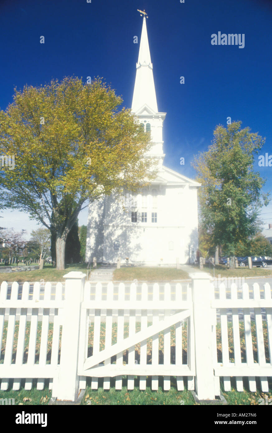 Une église et son cimetière à Little Compton, Rhode Island Banque D'Images