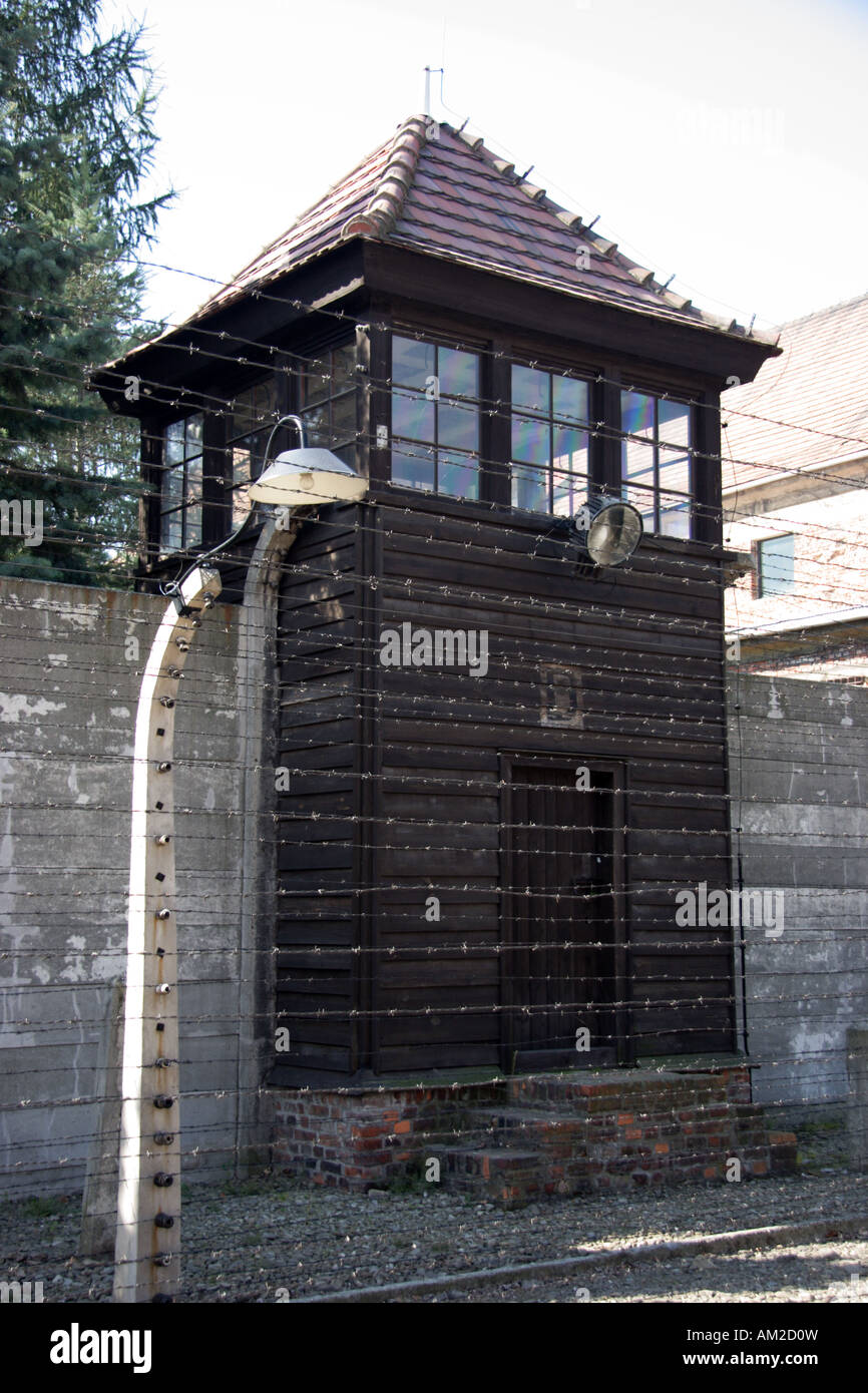 Un poste de garde à la clôture périphérique à Auschwitz I, Oswiecim, Pologne Banque D'Images