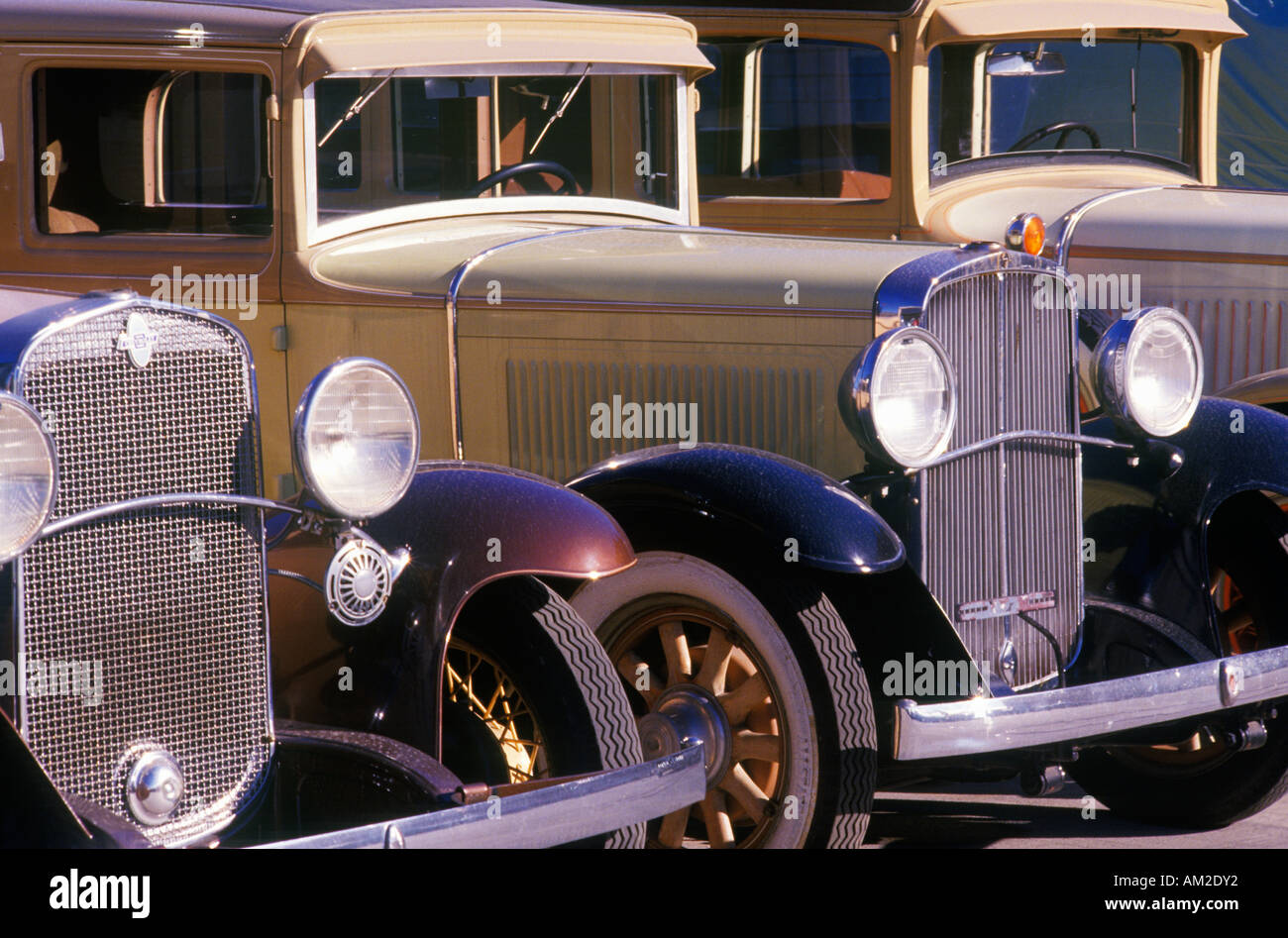 Une rangée de voitures classiques pour le cinéma à Burbank, Californie Banque D'Images