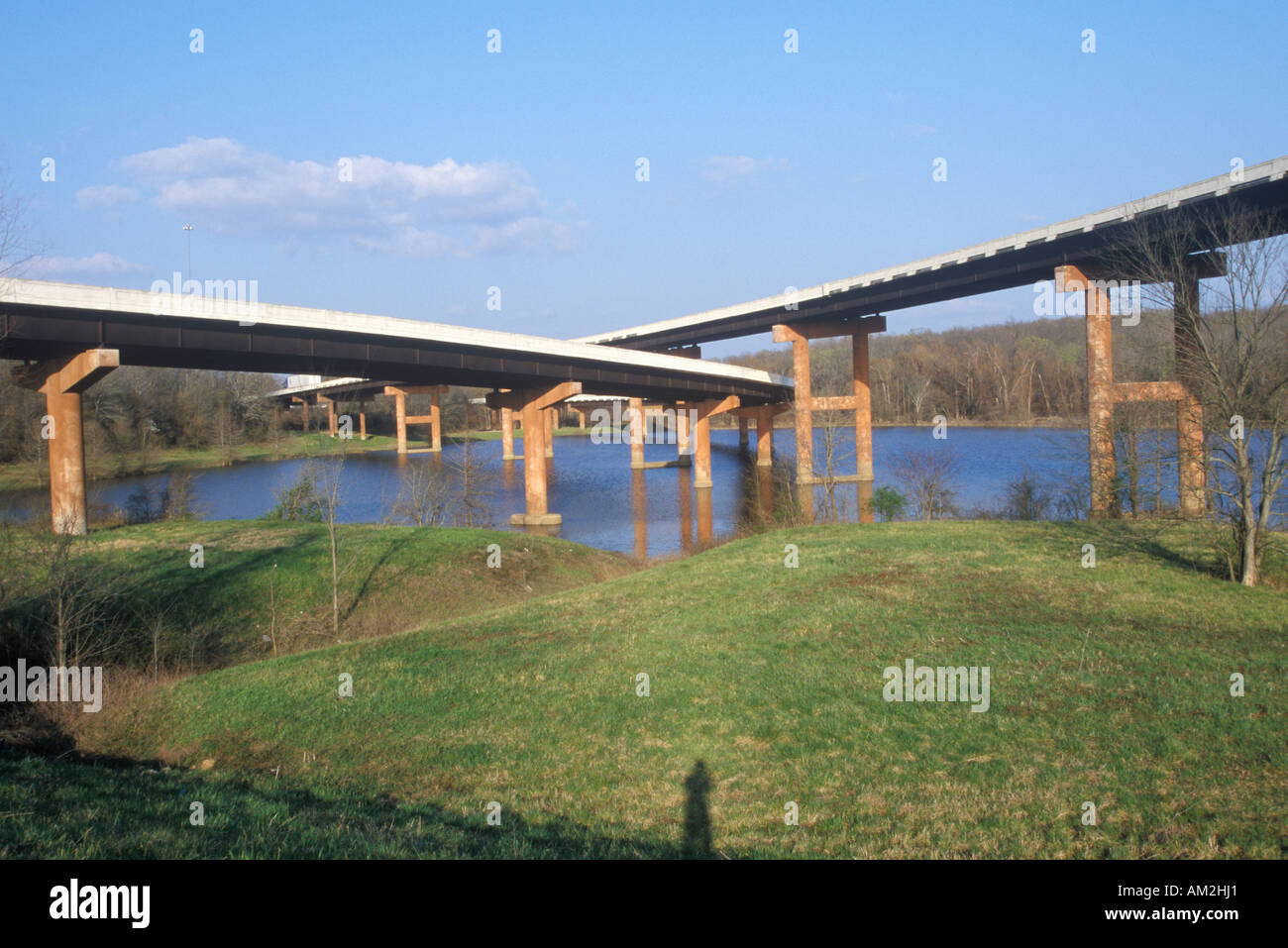 Deux ponts traversant la région de Little Rock en Arkansas Banque D'Images