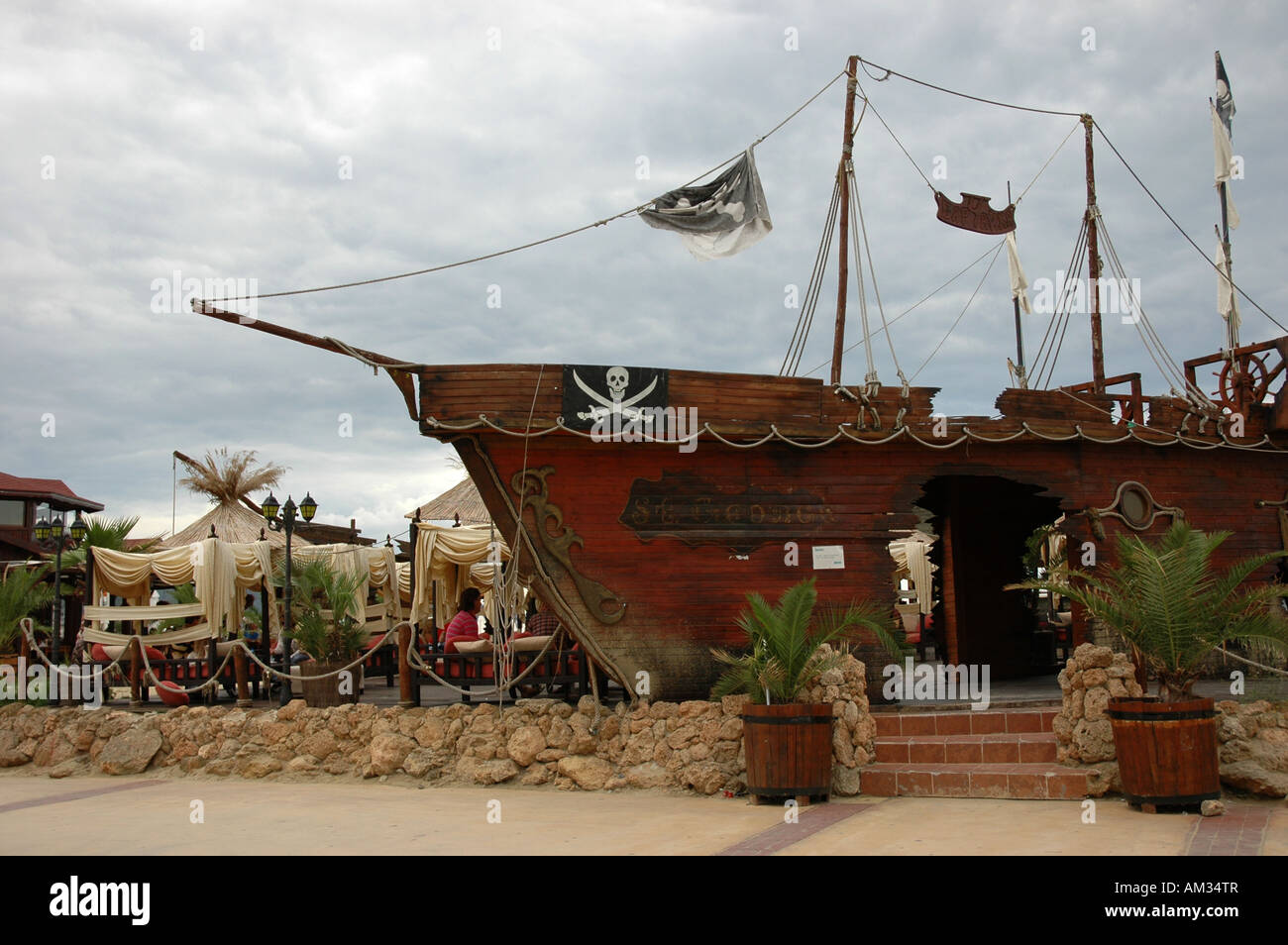 Bateau de pirate bar, Bourgas Bulgarie Photo Stock - Alamy