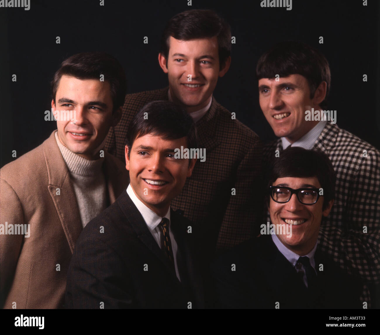 CLIFF RICHARD et les Shadows de l John Rostill Cliff Richard Tony Bennett Bruce Welch Hank Marvin avec des lunettes Banque D'Images