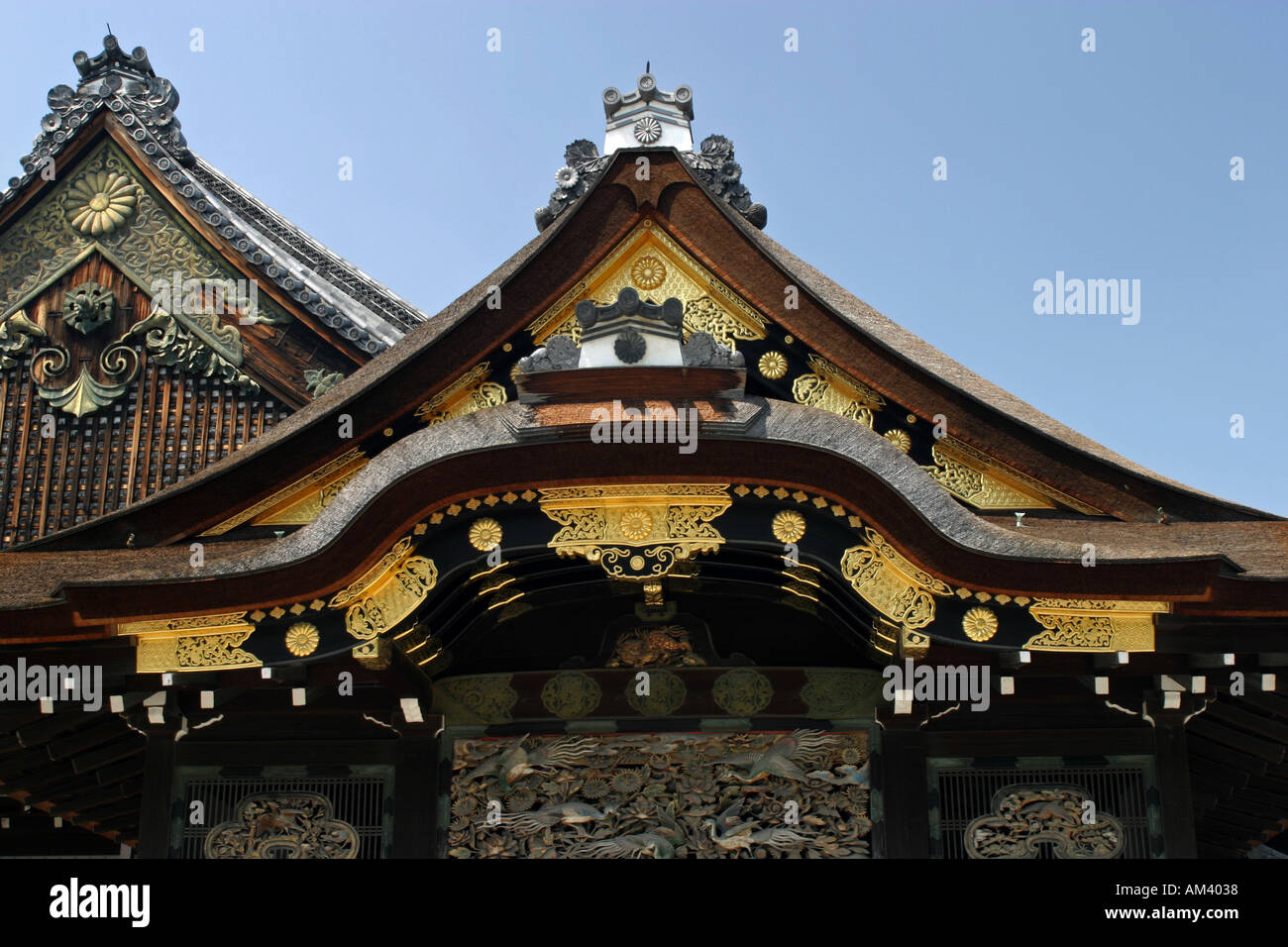 Closeup détail de l'ancienne toiture en bois du château de Nijo à Kansai Kyoto Japon Asie Banque D'Images