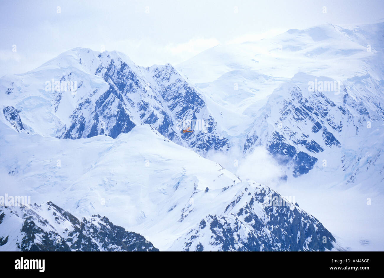 Super Cub Piper avion bush vole à St Elias et préserver les montagnes Wrangell Alaska Wrangell Banque D'Images
