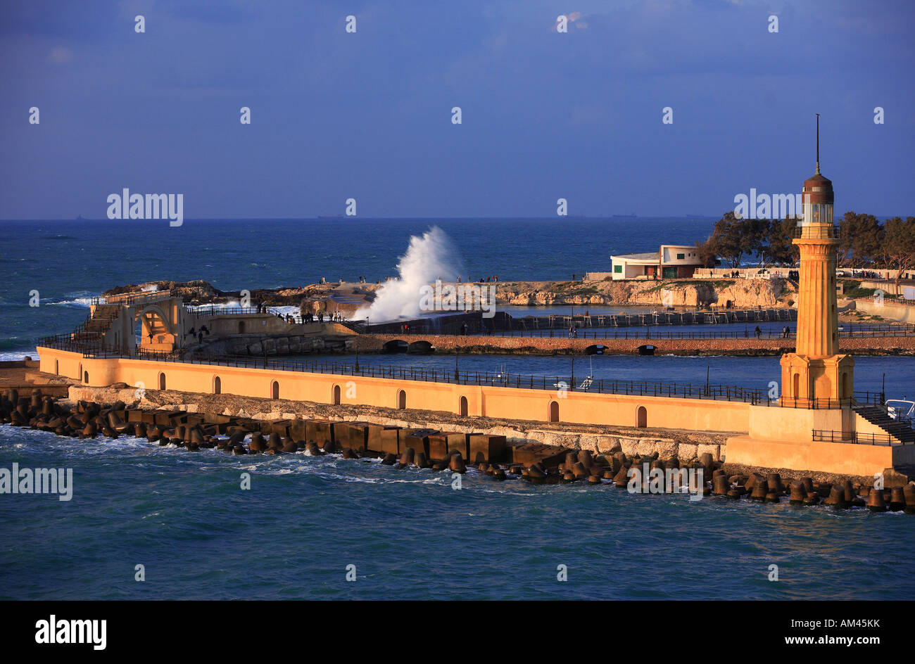 L'Égypte, la côte Méditerranéenne, Alexandrie, Palais Montazah sur station, anciennement propriété du roi Farouk, water sports centre Banque D'Images
