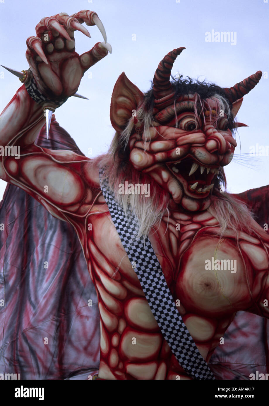 Ogoh ogho dans un parc sur la route Monkey Forest à la veille de Nyepi Ubud Bali Banque D'Images