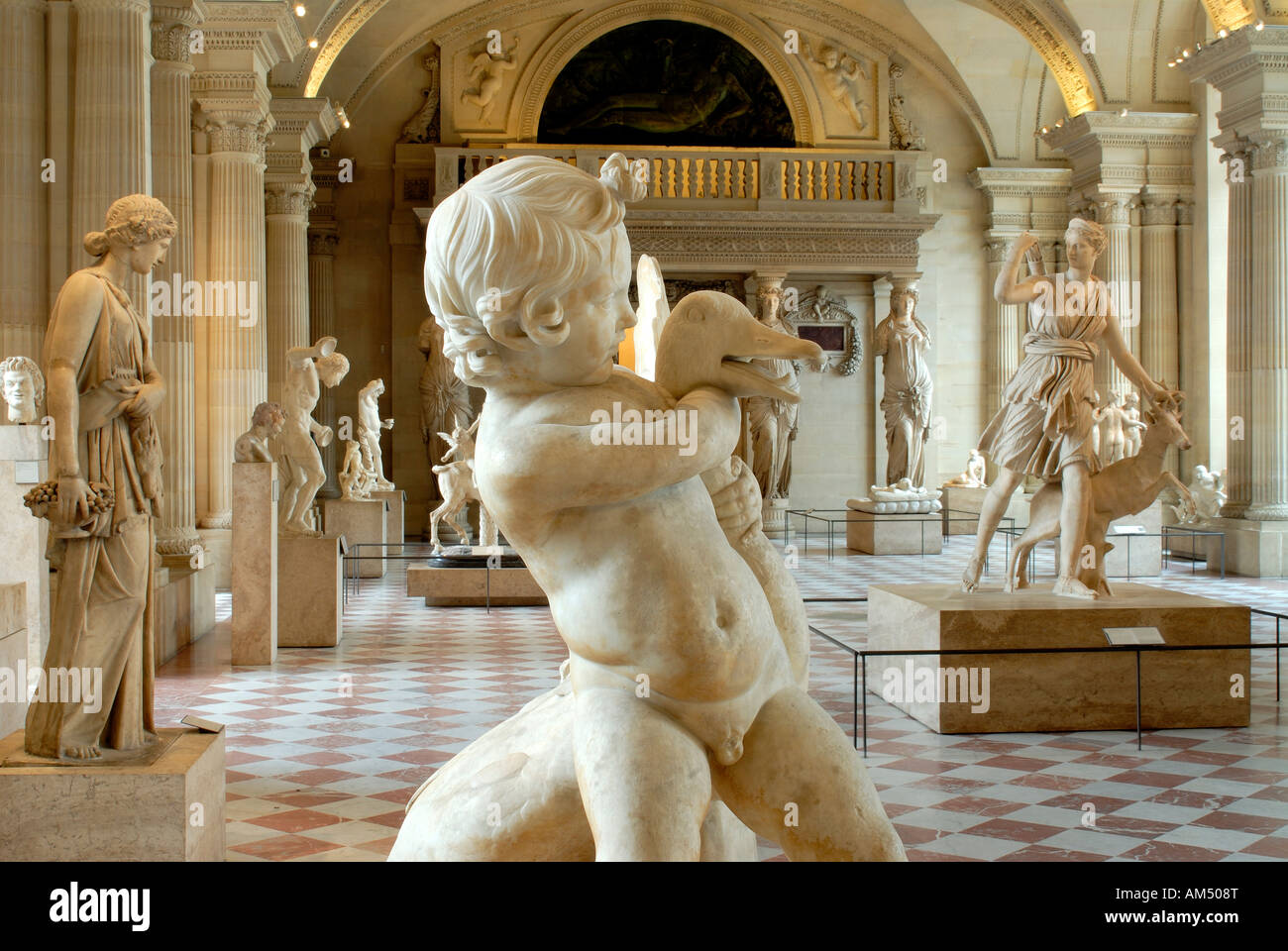 France, Paris, Musée du Louvre, caryatides prix dans le département des antiquités grecques et romaines Banque D'Images