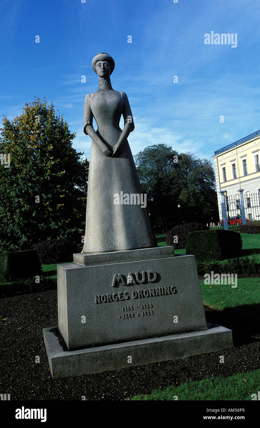 Oslo Statue De La Reine Maud Dans Le Slottsparken Photo Stock Alamy oslo-statue-de-la-reine-maud-dans-le-slottsparken-photo-stock-alamy