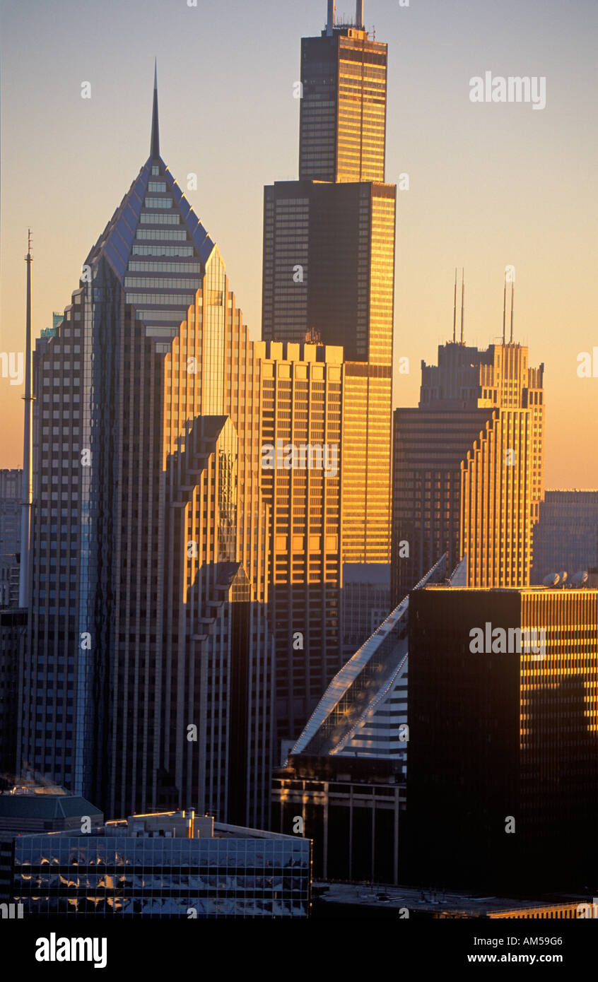Gratte-ciel au lever du soleil Chicago Illinois Banque D'Images