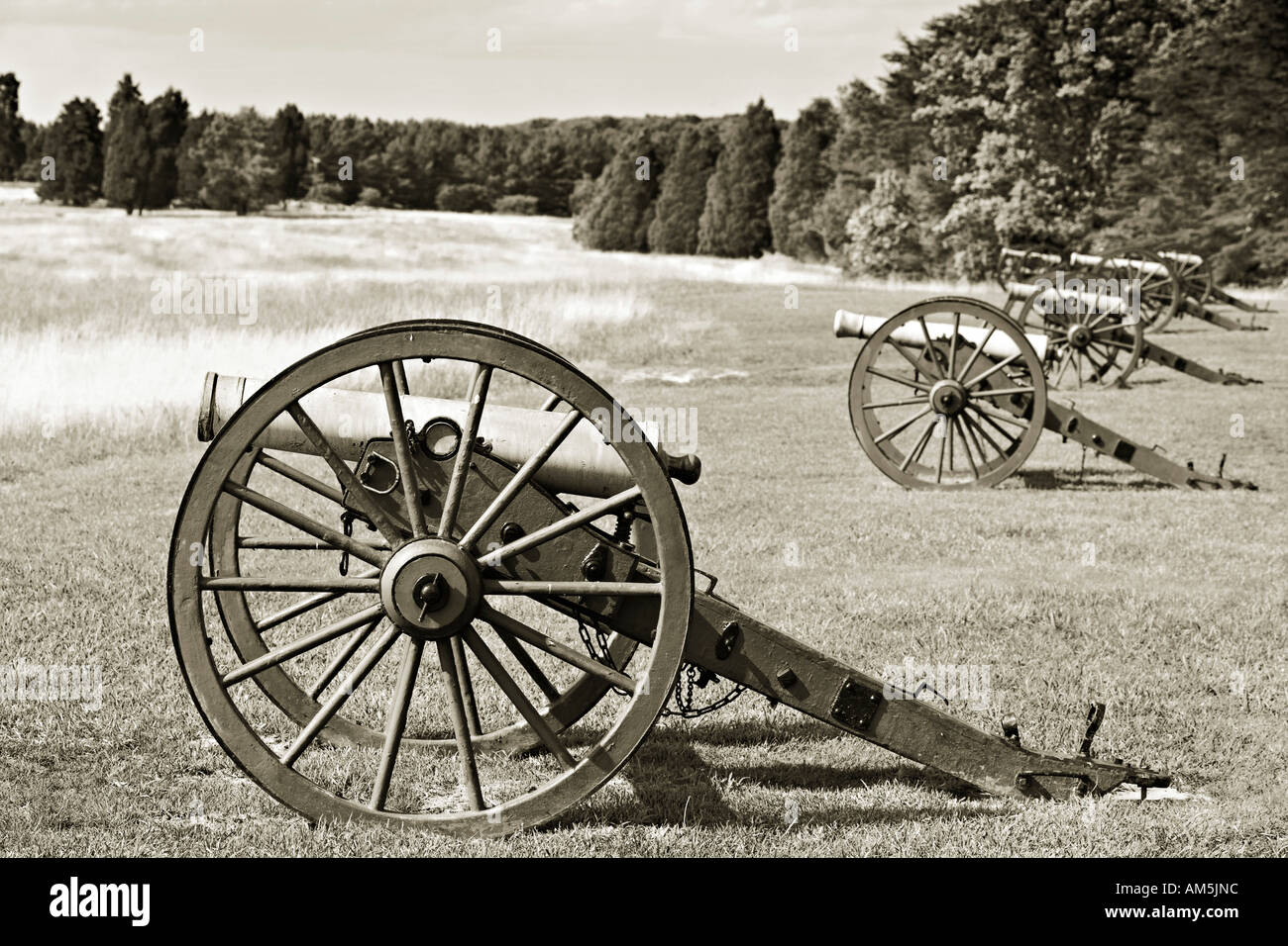 Guerre civile américaine Manassas National Battlefield Park. Batterie de canons en bronze Napoléon et de perroquets d'armes à feu. Banque D'Images