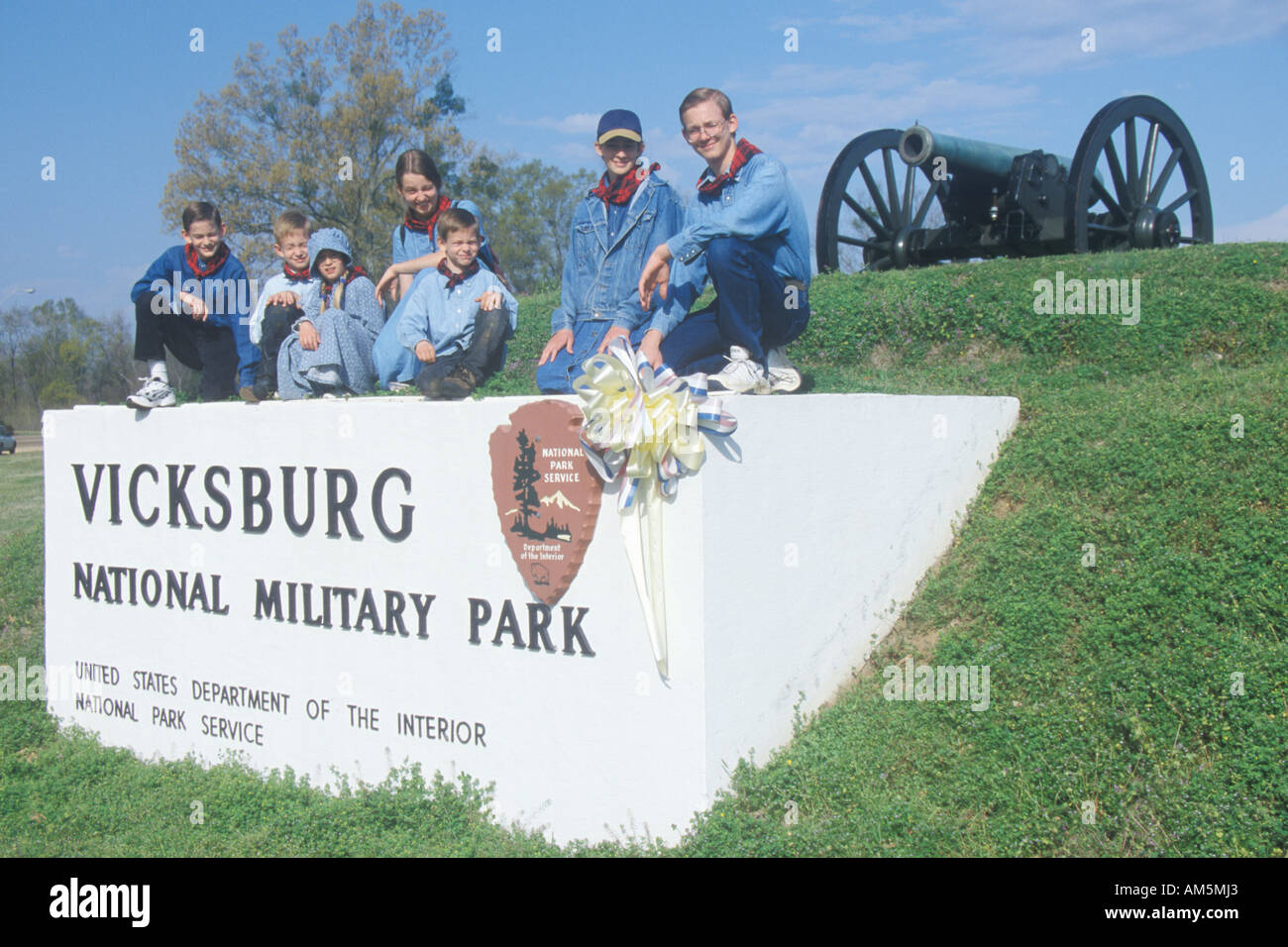 Famille le signe sur l'herbe verte à l'entrée de Vicksburg National Military Park MS Banque D'Images