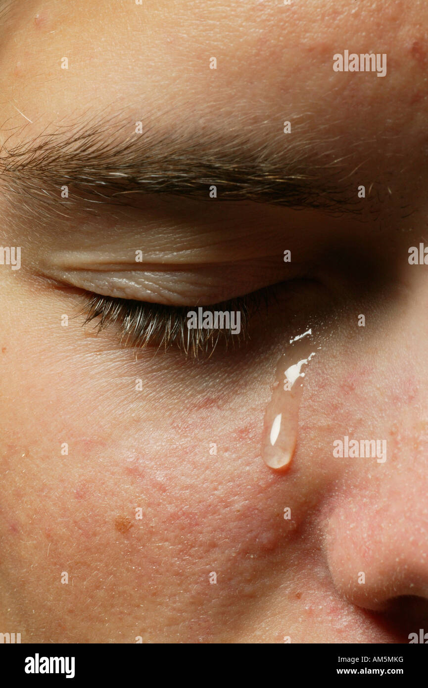 Oeil avec une larme Banque D'Images