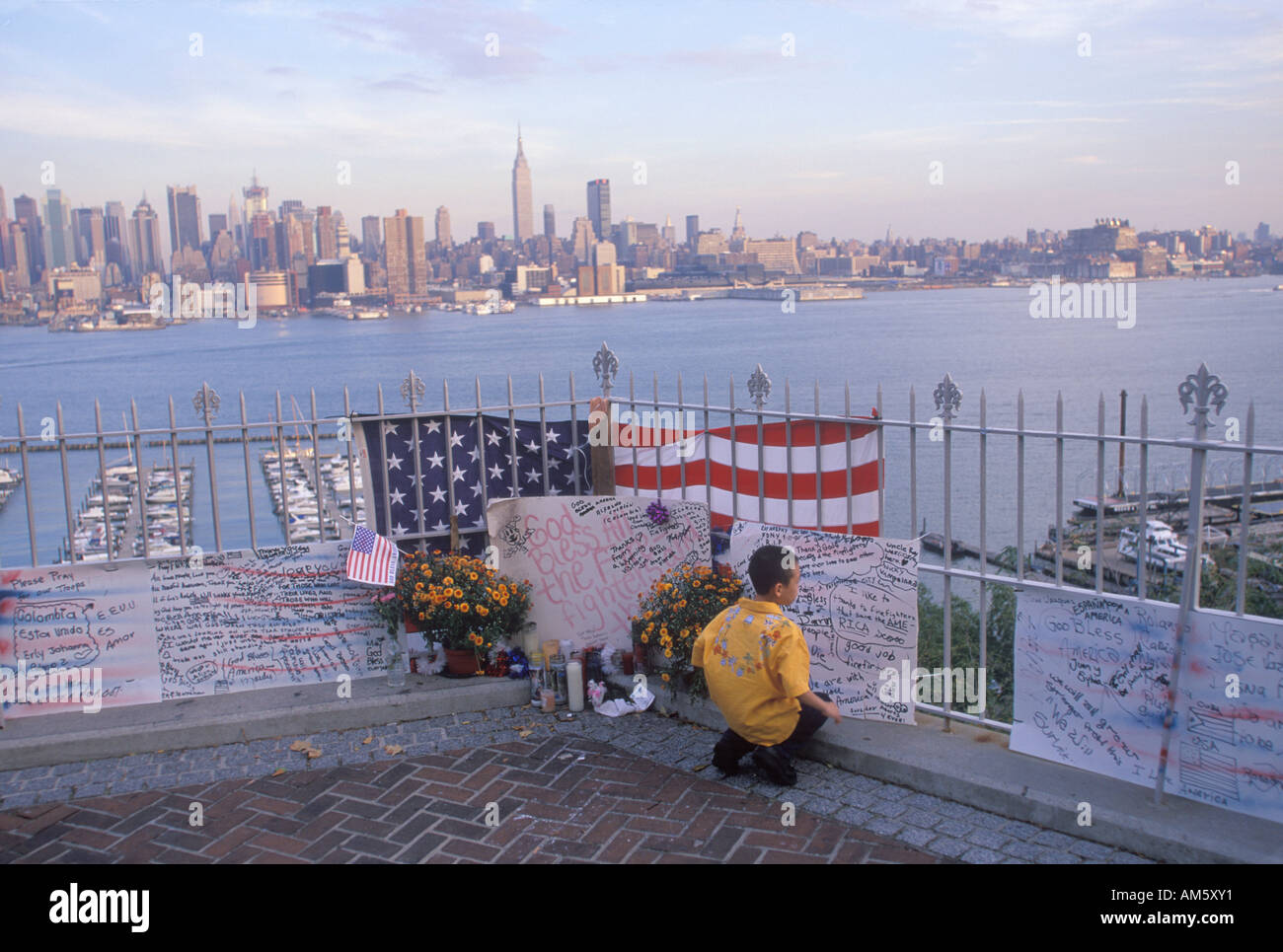 11 septembre 2001 sur le toit à la recherche sur Memorial Weehawken New Jersey New York City NY Banque D'Images