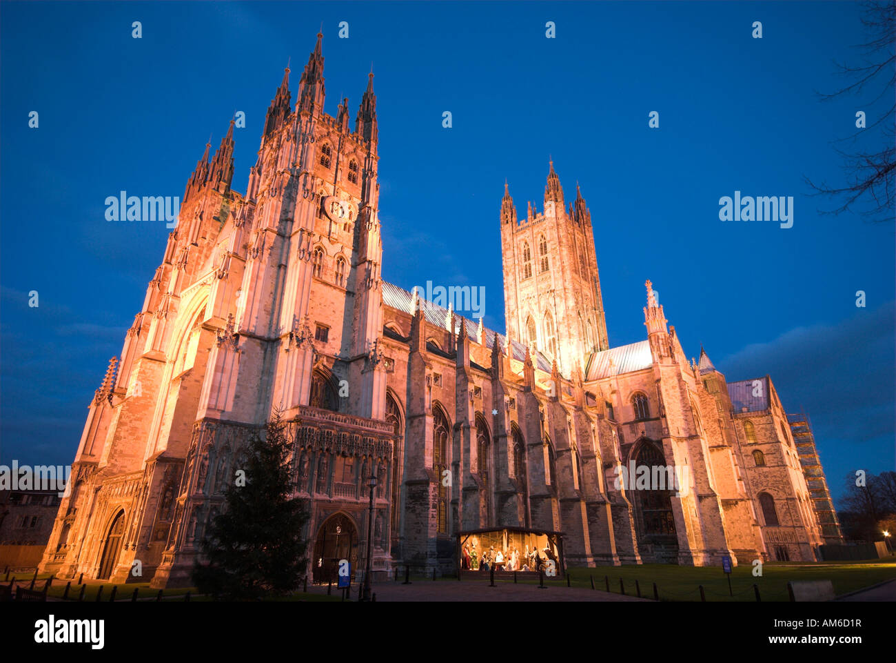 La Cathédrale de Canterbury au crépuscule Kent UK Banque D'Images