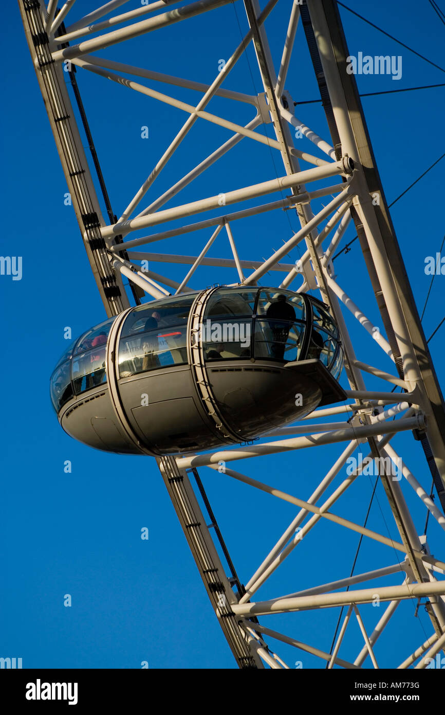 La grande roue London Eye en zone libre Banque D'Images