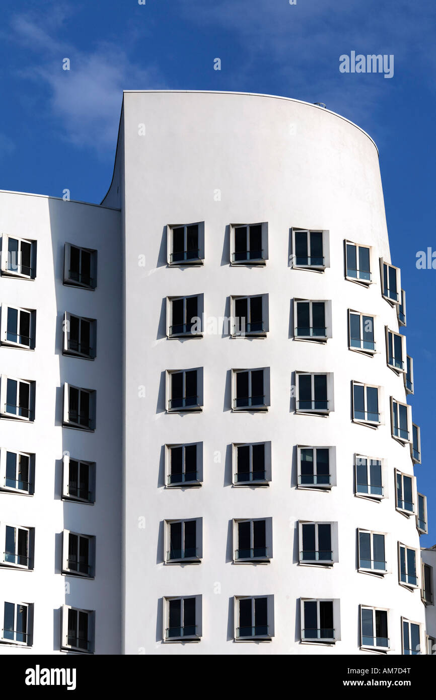 Bâtiments Gehry, saillants windows, Düsseldorf, NRW, Allemagne Banque D'Images