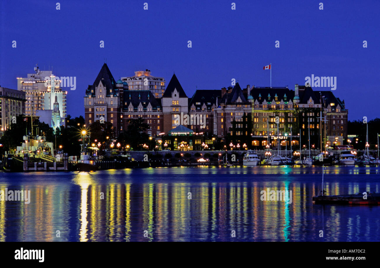 Empress Hotel et Victoria Inner Harbour Banque D'Images