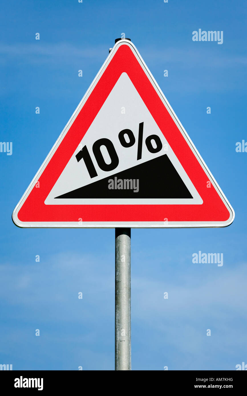 10  % Augmentation de l'impôt sur les bénéfices Gain de dividendes - gradient image symbolique - série Banque D'Images