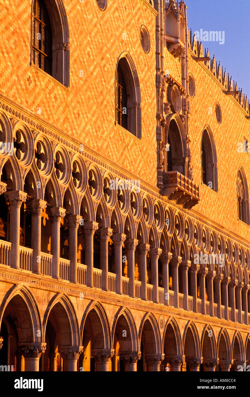 Italie Venise Le Palais des Doges la façade extérieure d'Arches Banque D'Images