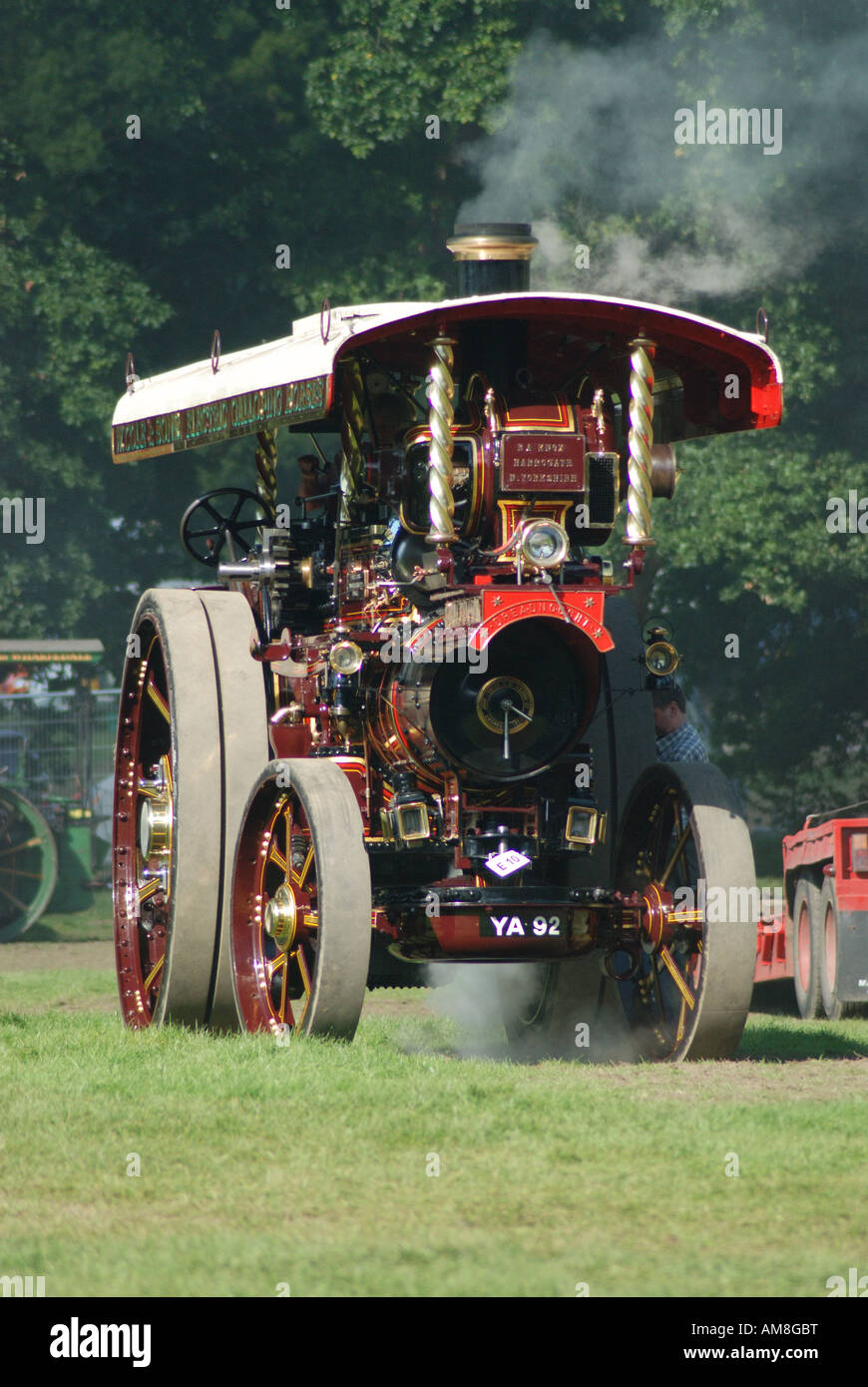 Moteur à vapeur chaudière rallye allumé sur un jour d'été Banque D'Images