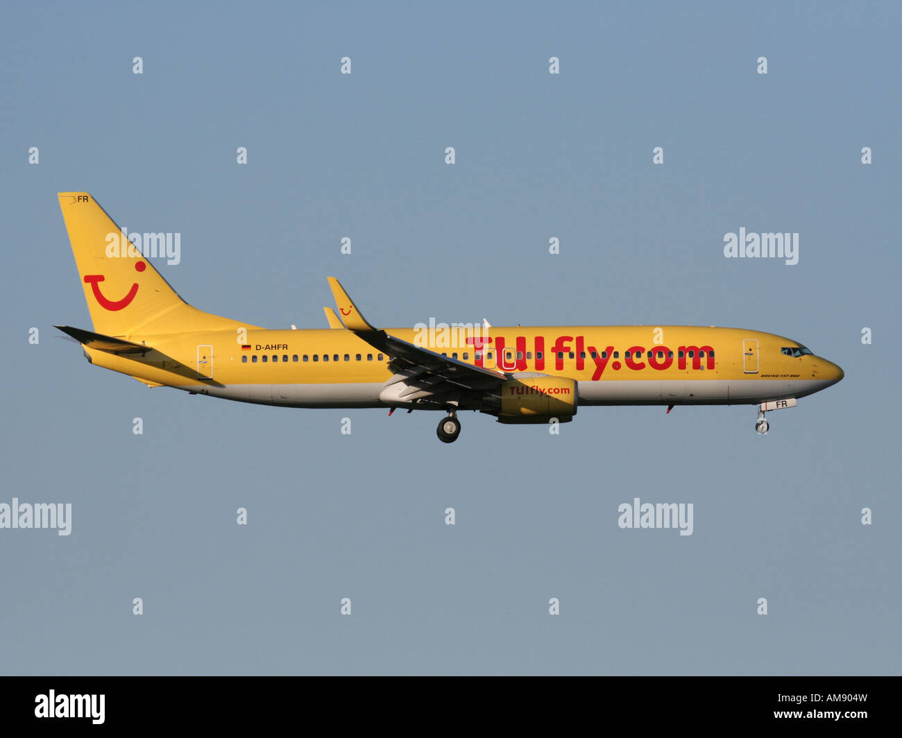 TUIfly Boeing 737-800 jet commercial de passagers à l'arrivée Banque D'Images