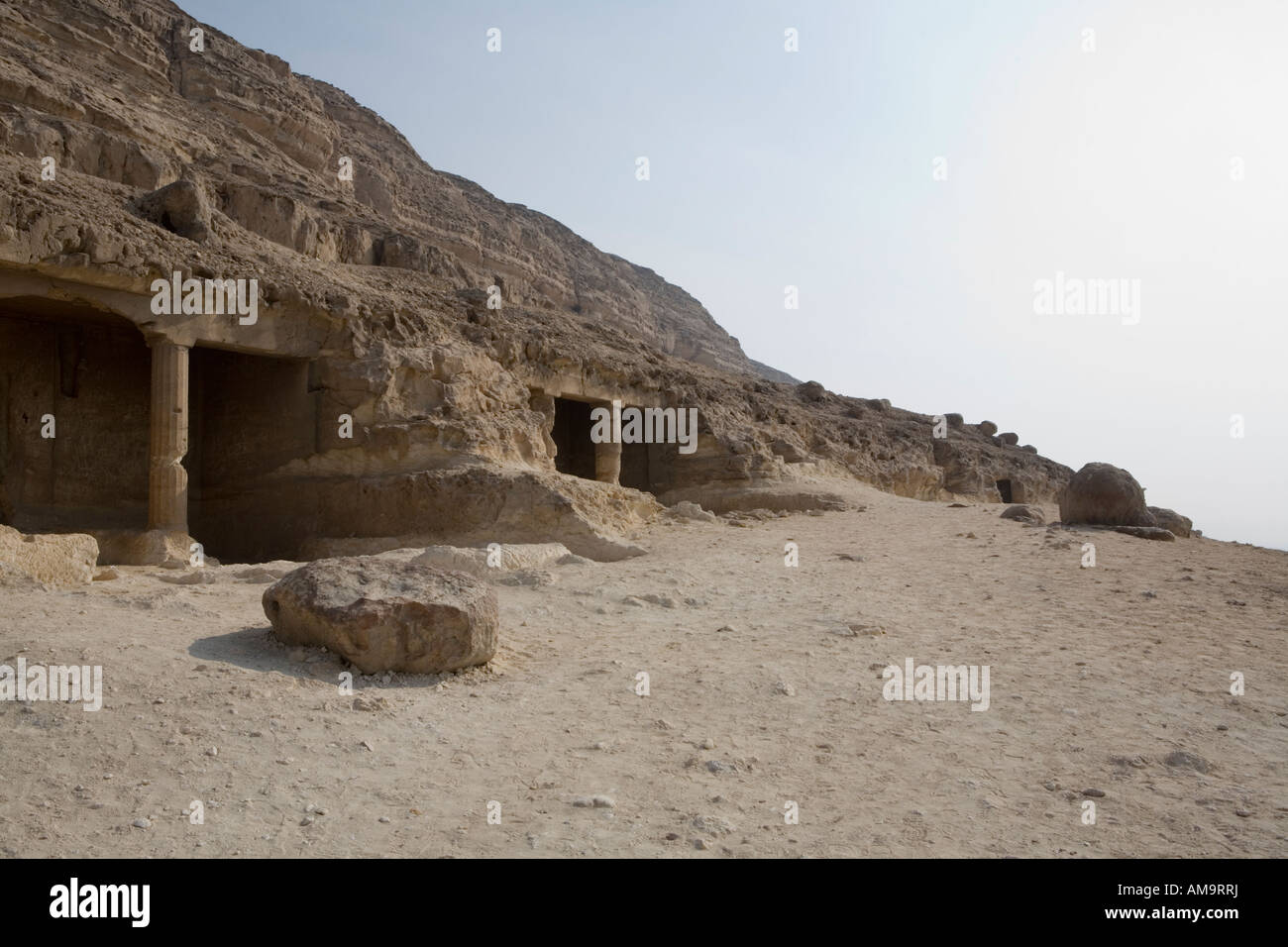 Coupe Rock Tombs à Beni Hassan, Moyenne Égypte, Afrique Banque D'Images