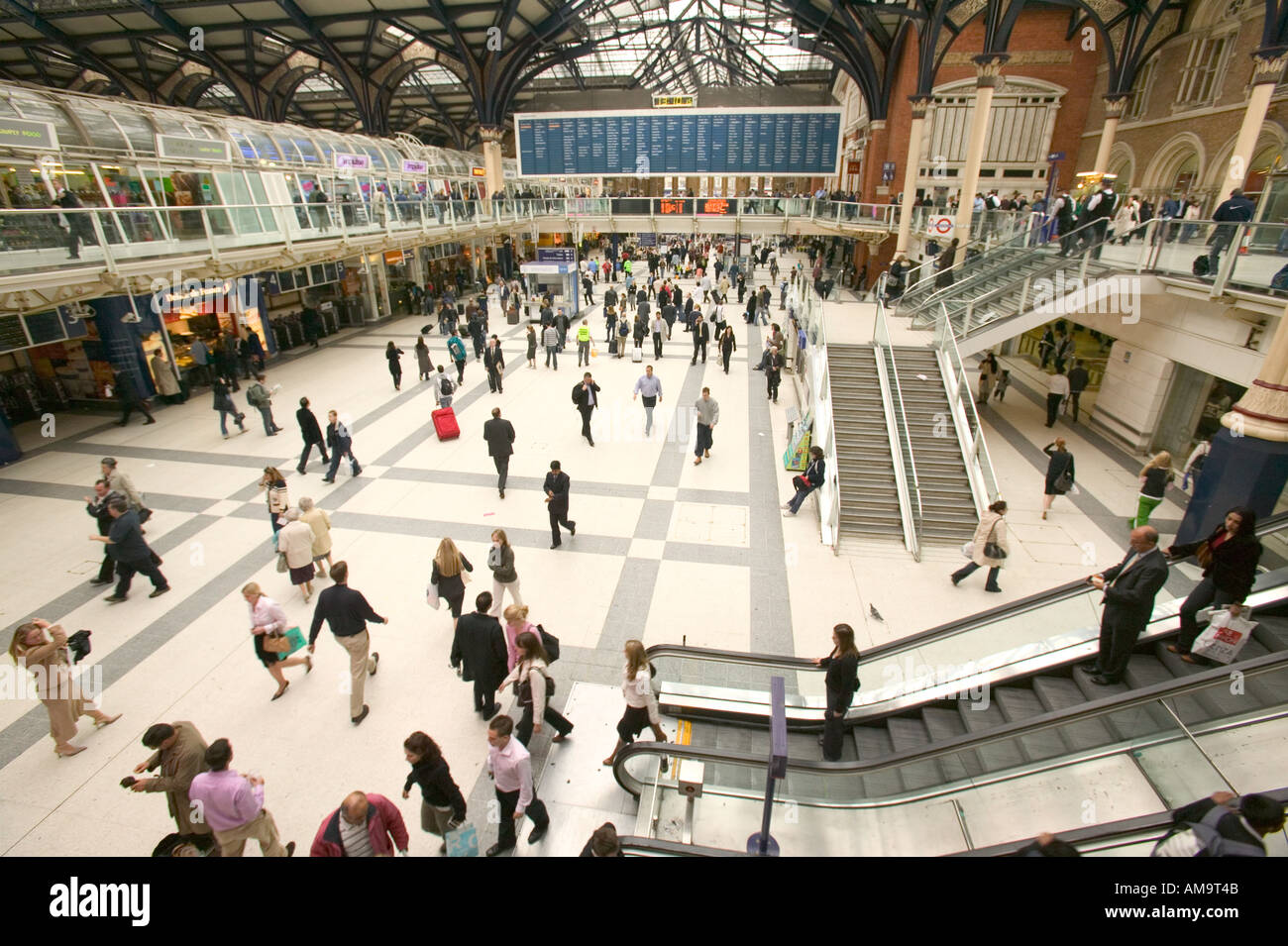 La gare de Liverpool Street et de la foule des banlieusards Londres Banque D'Images