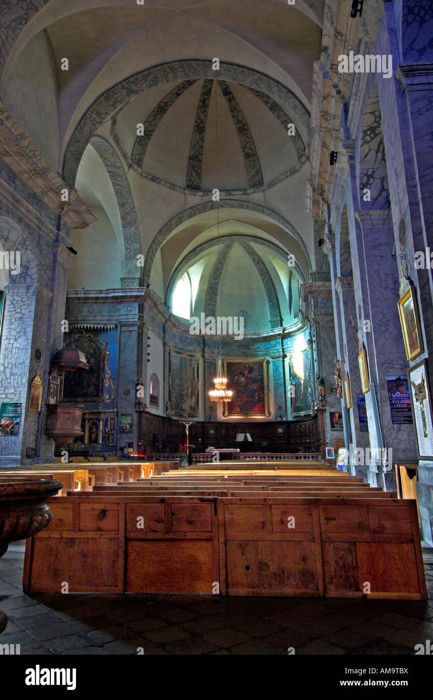 À l'intérieur de la collégiale Notre Dame de Briancon Banque D'Images