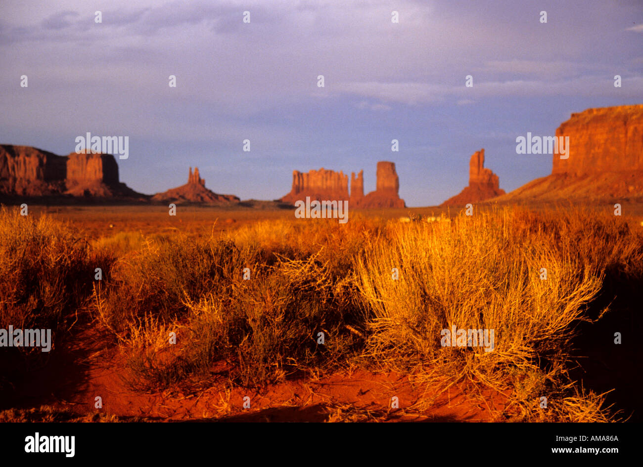 Coucher de soleil à Monument Valley Arizona Utah USA Banque D'Images