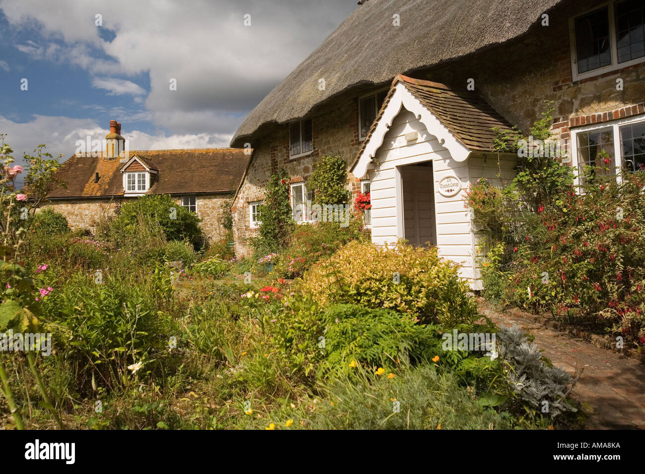 West Sussex South Downs Amberley Village thatched cottage garden Banque D'Images
