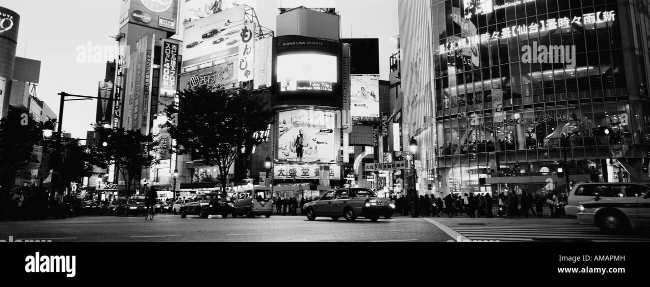 Une intersection achalandée, Shibuya, Tokyo, Japon Banque D'Images