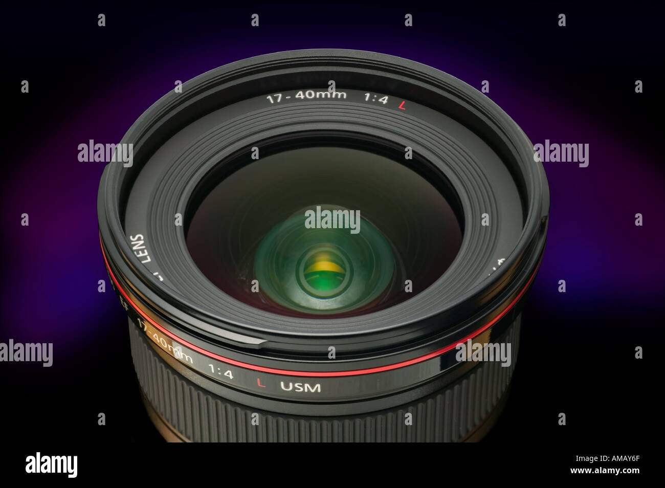 Objectif série L de Canon 17 zoom 40 mm détail de l'élément d'objectif avant Banque D'Images