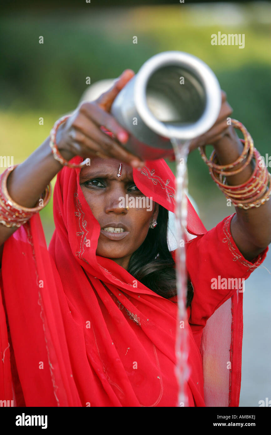 Le Népal, fête hindoue, la prière dans une rivière près de Birgunj Banque D'Images Le Népal, fête hindoue, la prière dans une rivière près de Birgunj Banque D'Images