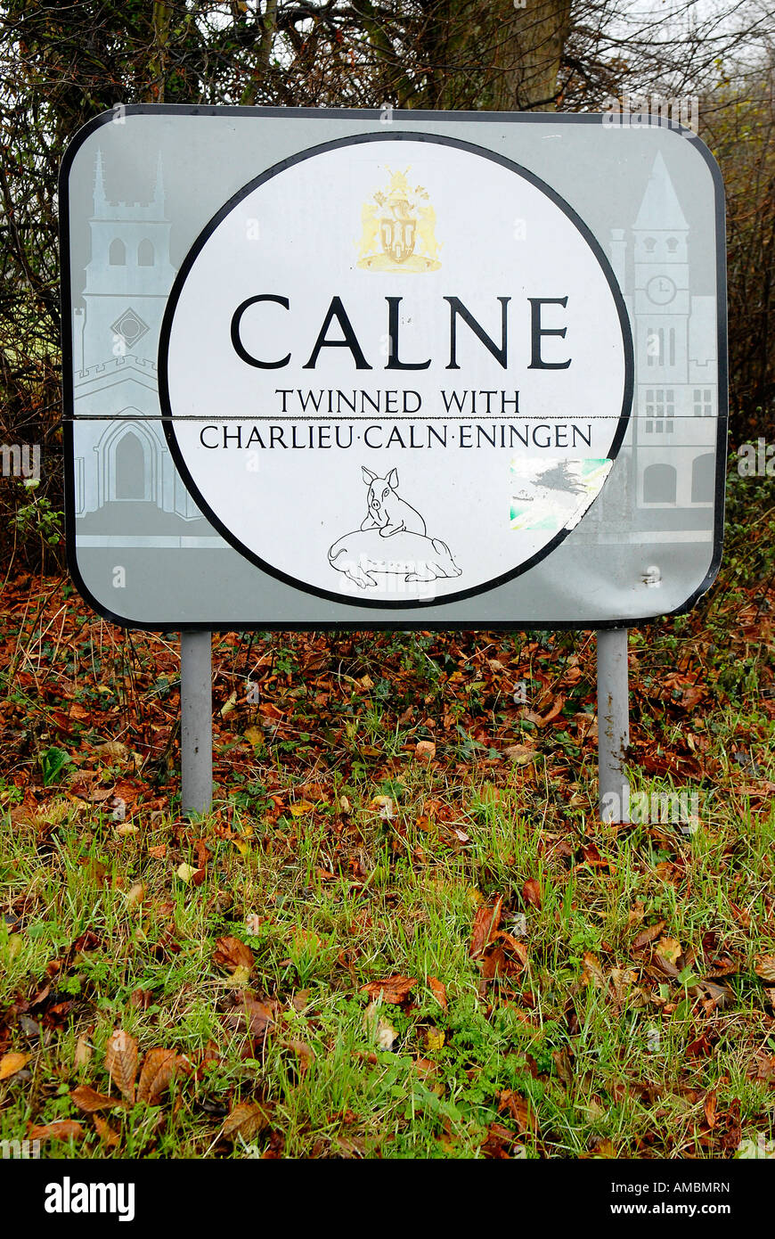 Pic martin phelps 261107 histoire calne trop chic pour la ville de Woolworths signe sur l'A4 Banque D'Images