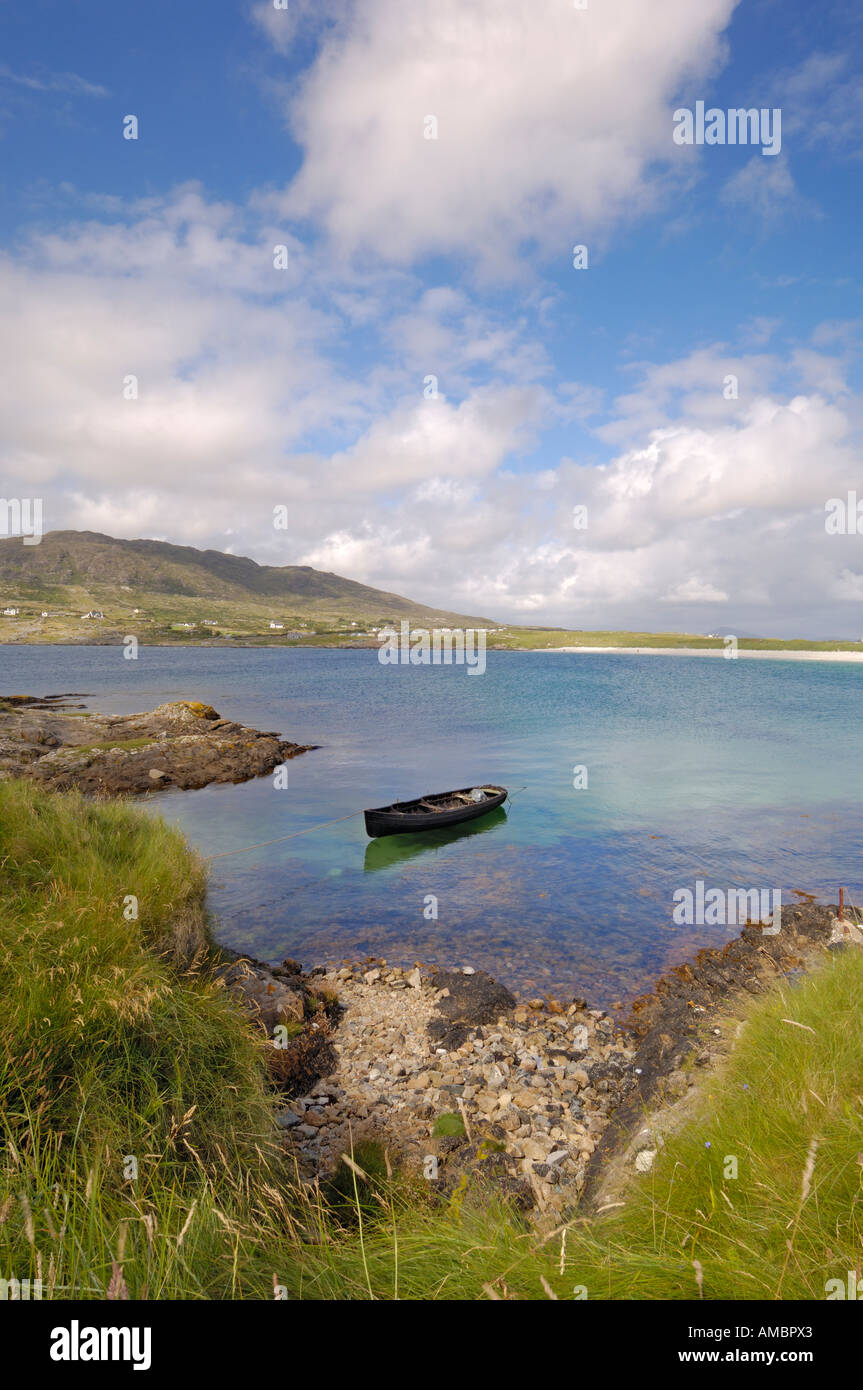 Bateau de pêche au Dogs Bay, Connemara, comté de Galway, Irlande Banque D'Images