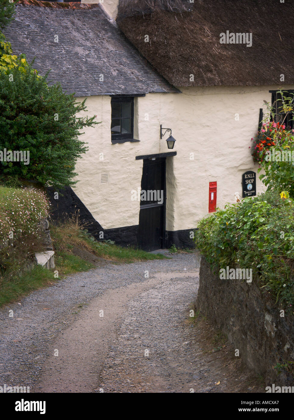 Maison publique de chaume à Cornwall le Pandora Inn à Restronguet Banque D'Images