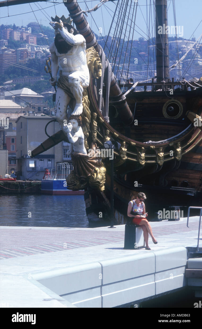 Christopher Columbus voilier Neptun bow reconstruction figure tête Vieux Port Gênes Ligurie Italie Banque D'Images