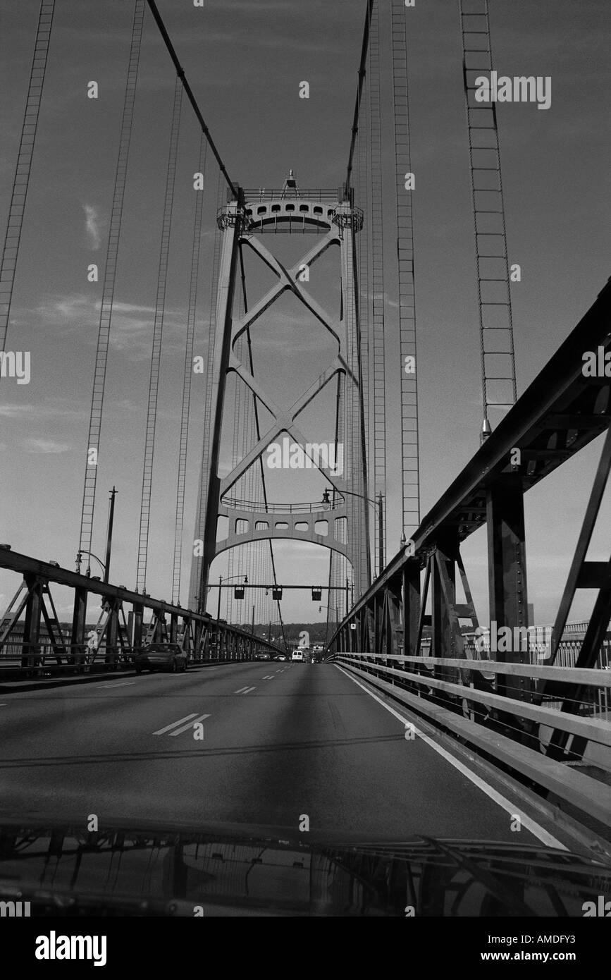 Le pont Macdonald de Halifax à Dartmouth, Nova Scotia, Canada Banque D'Images