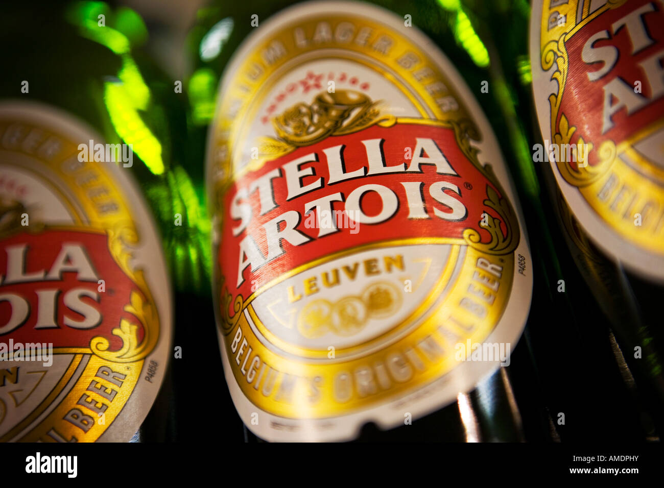 Des bouteilles de Stella Artois Banque D'Images