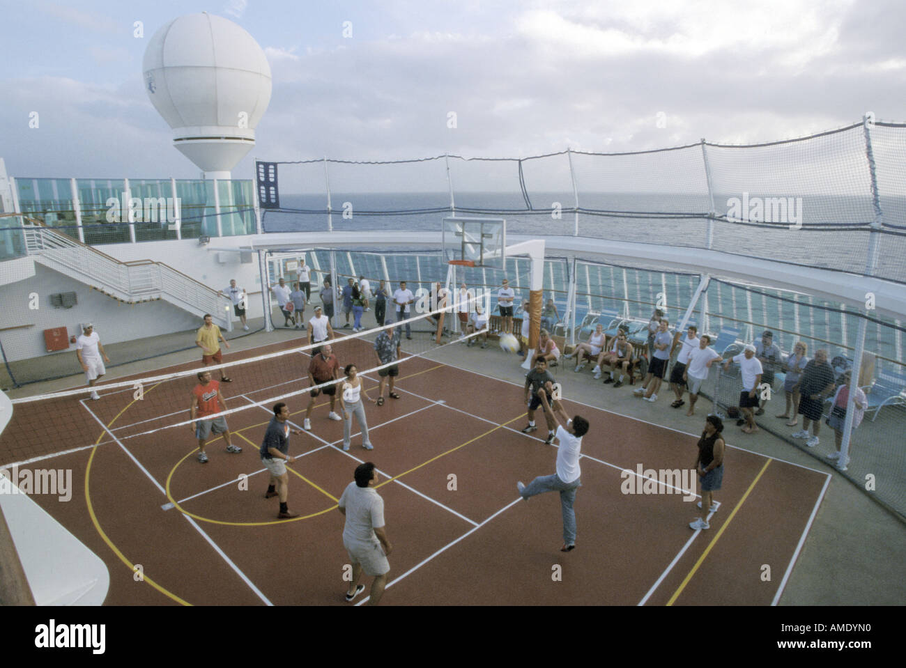 Jeu de volley-ball à bord Banque D'Images