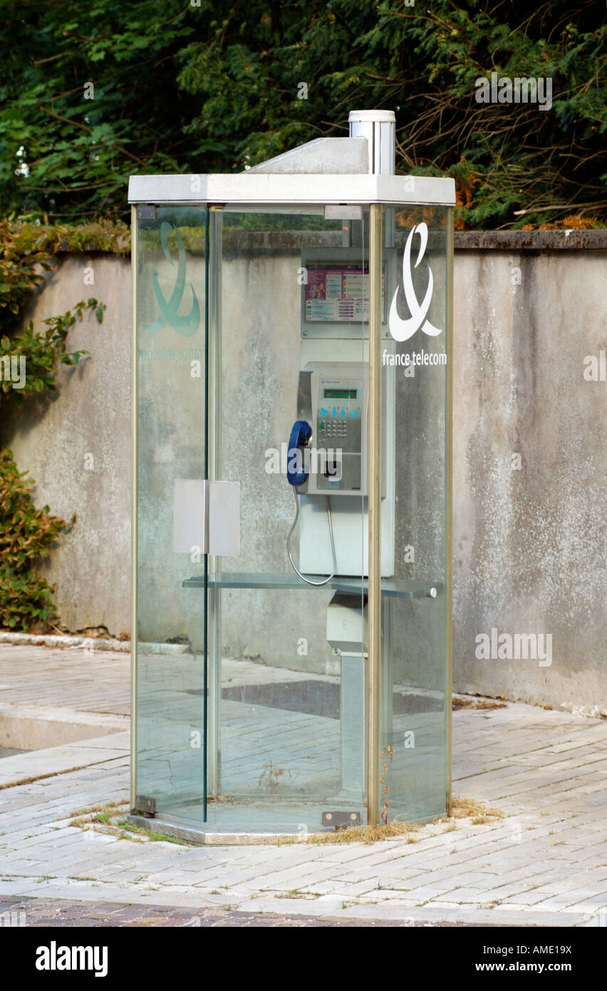 Public telephone box france telecom Banque de photographies et d'images à  haute résolution - Alamy