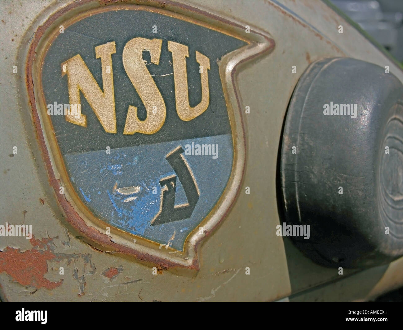 Détail d'un moto oldtimer avec emblème pour NSU Banque D'Images