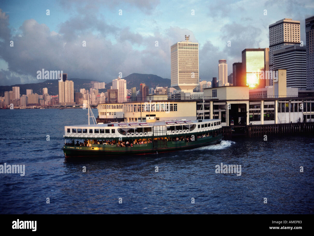Hong Kong Star Ferry coucher du soleil Banque D'Images