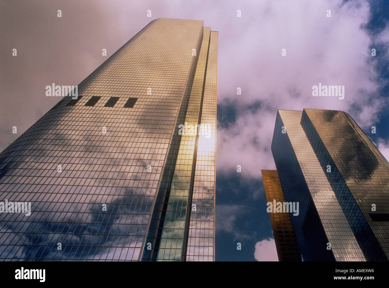La recherche de tours de bureaux au ciel et Los Angeles, Californie, USA Banque D'Images