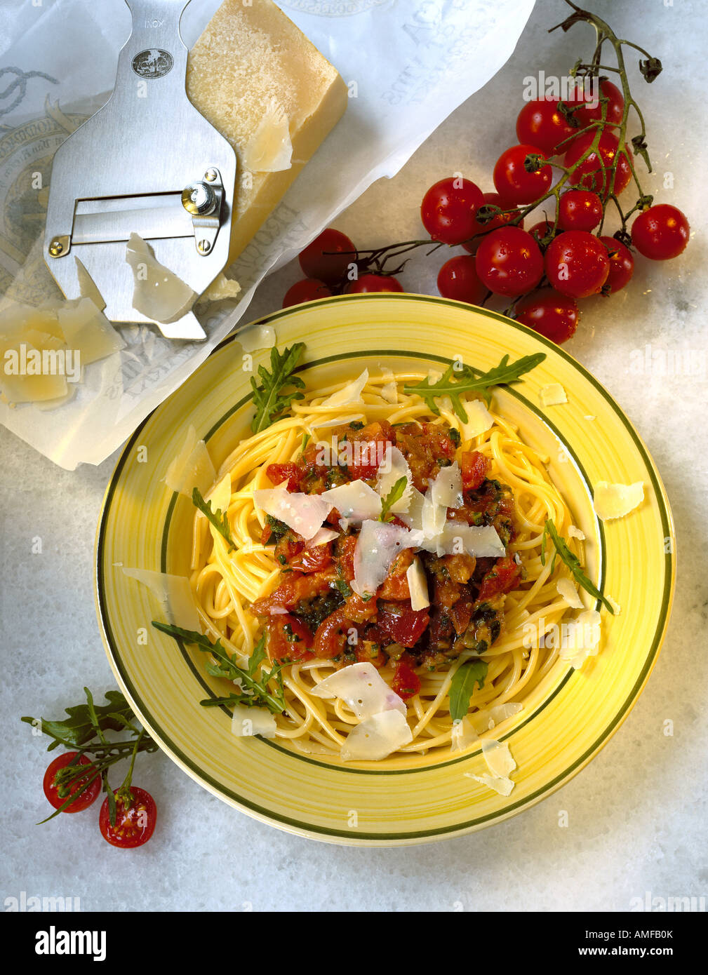 Spaghetti à la sauce tomate Banque D'Images