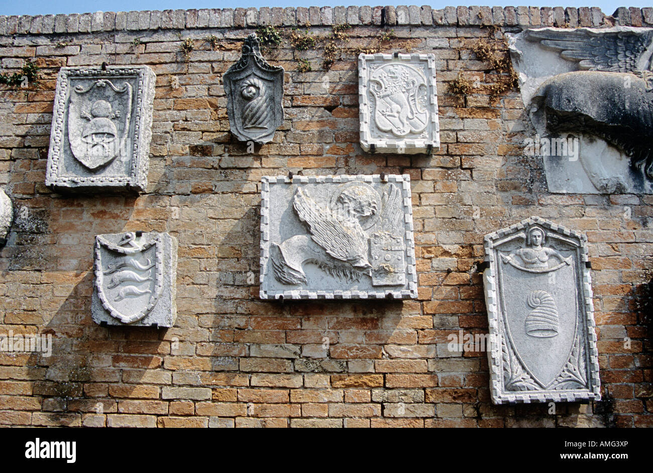 Plaques sur mur, Torcello Museum, Museo di Torcello, sur l'île de Torcello, Venise, Italie Banque D'Images