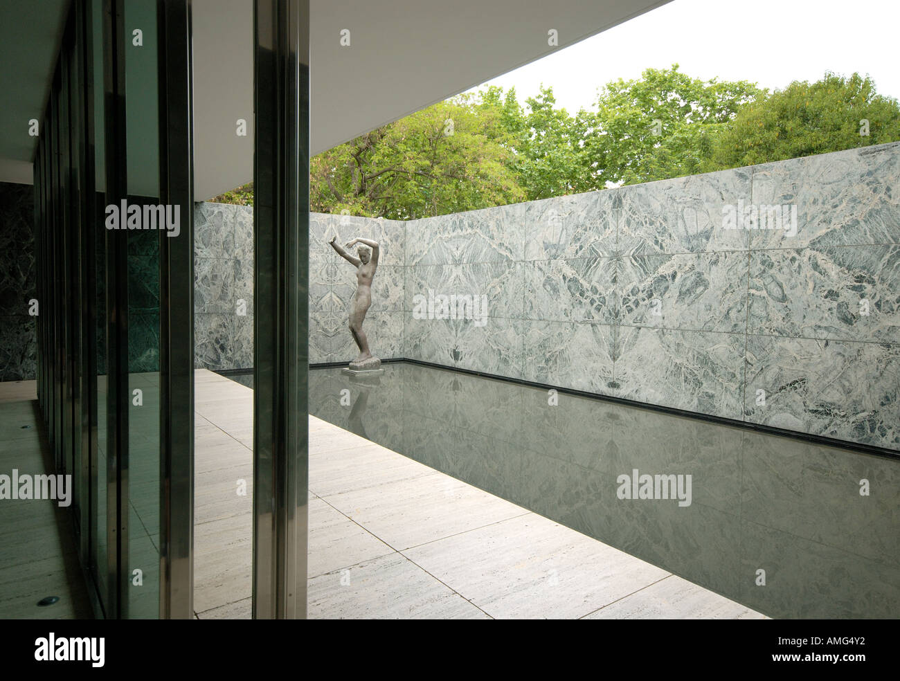 Le Pavello Mies van der Rohe, Barcelone. Banque D'Images