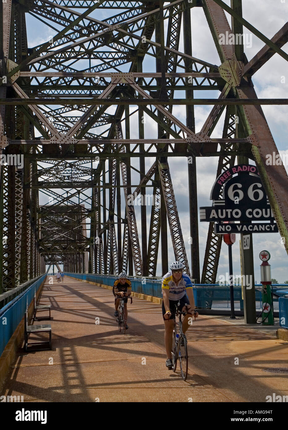 Ancienne chaîne de roches Bridge à St Louis Missouri à l'origine une partie de la route 66 et aujourd'hui convertie en une randonnée pédestre et de vélo. Banque D'Images