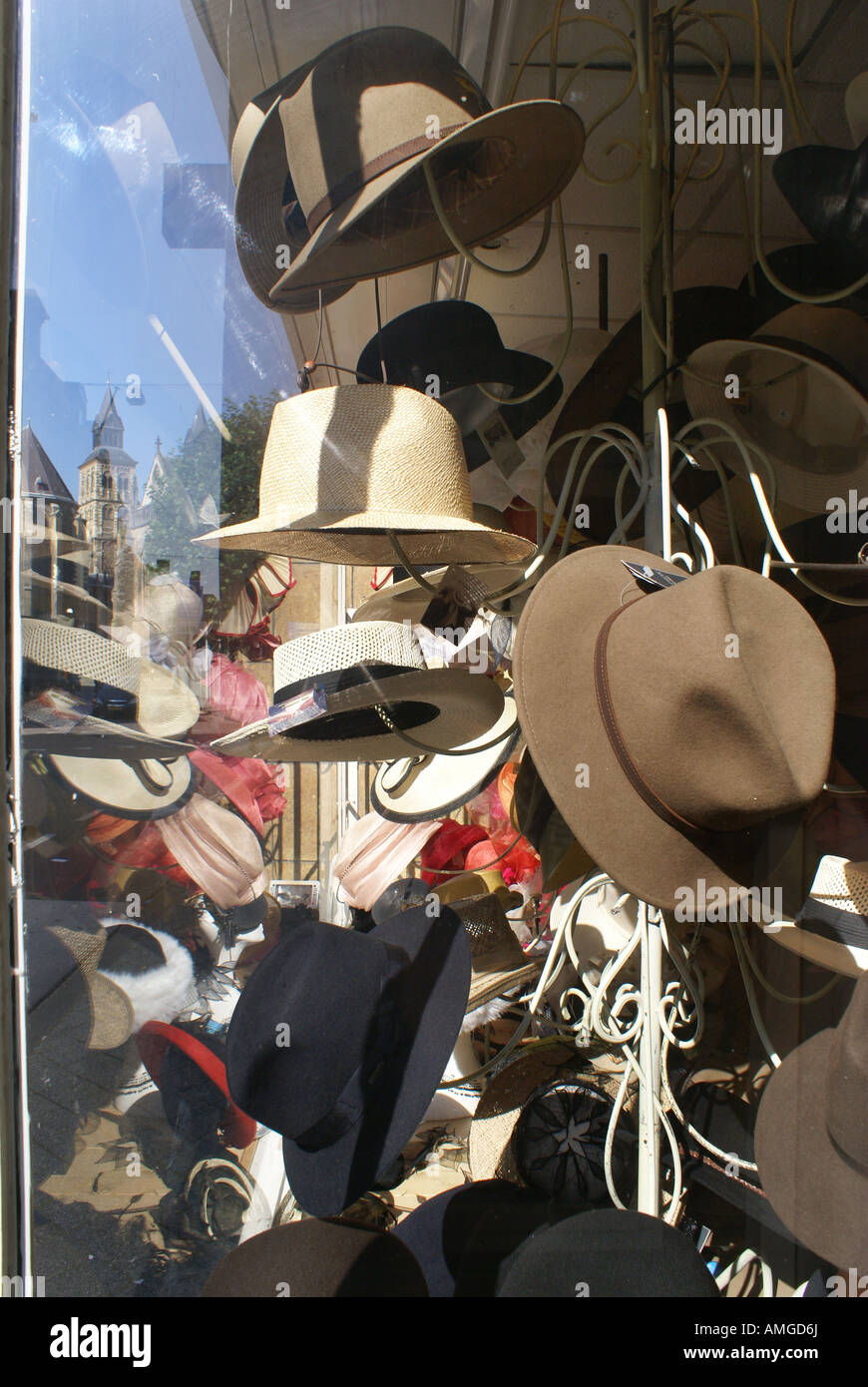 Vitrine de boutique exclusif hat en centre ville Maastricht Pays-Bas Banque D'Images