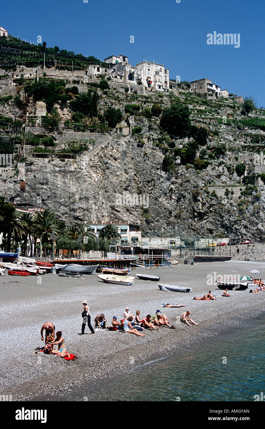 La plage de Minori, Minori, sur la côte amalfitaine, Campanie, Italie Banque D'Images